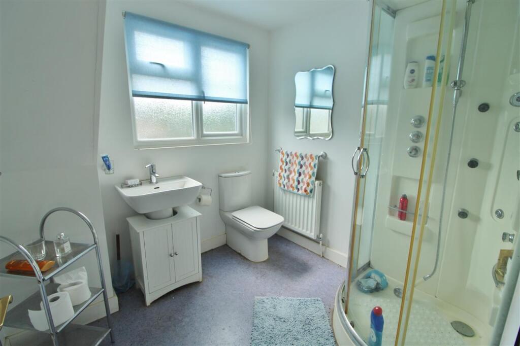 SHOWER ROOM