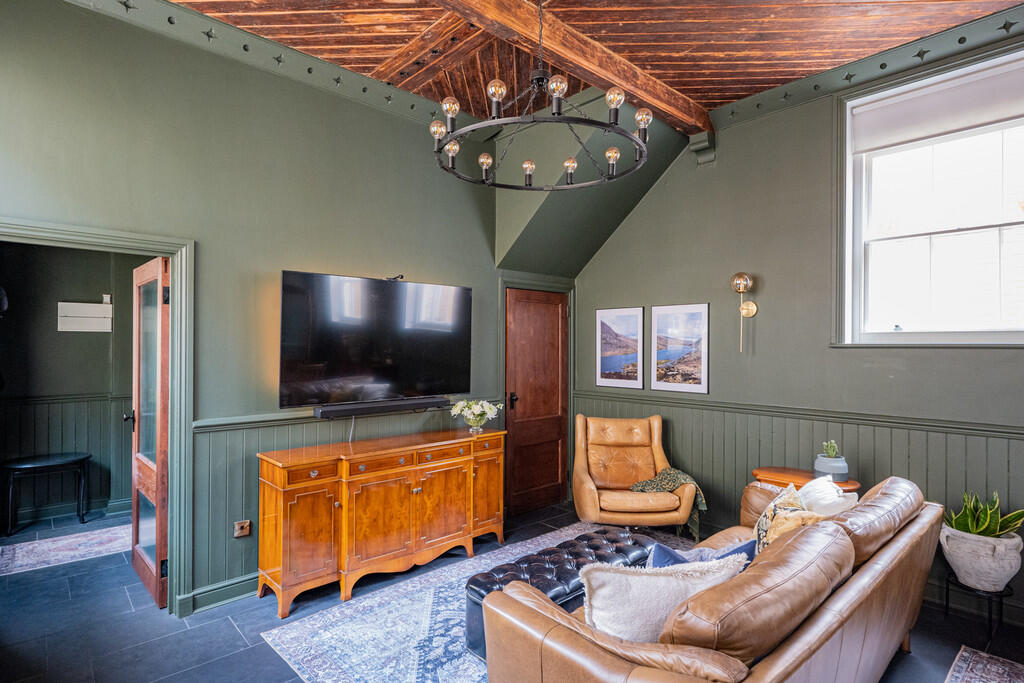 Living Room 2 of ...