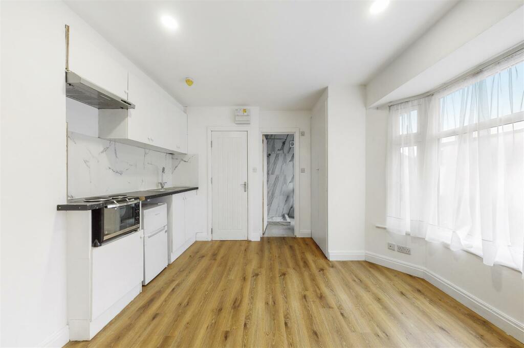 Bedroom 3.jpg
