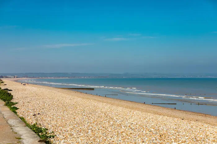 2019_Marlie_Kent_local_area_empty_beach_6720x4480_