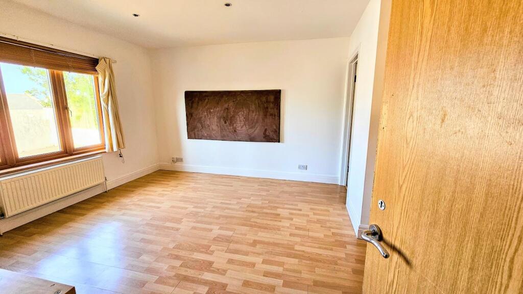 bedroom...jpg