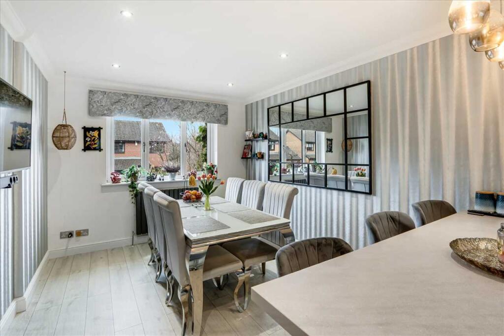 Dining Area (1)