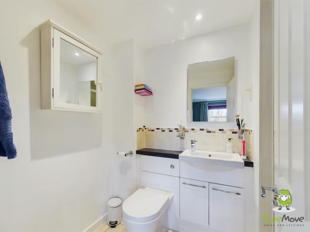 CAM03778G0-PR0142-STILL022