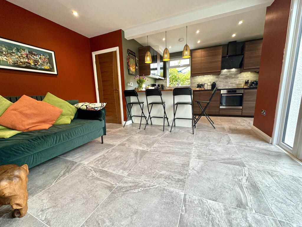 Kitchen/Dining Area 3