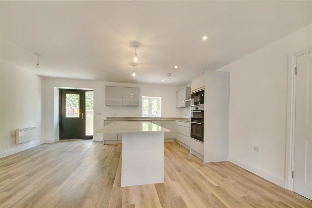 Kitchen Reception 4.jpg