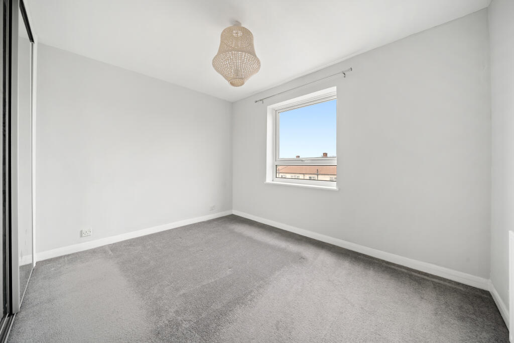 7 Shere Lodge 48 Harewood Road SW19 2HD-2