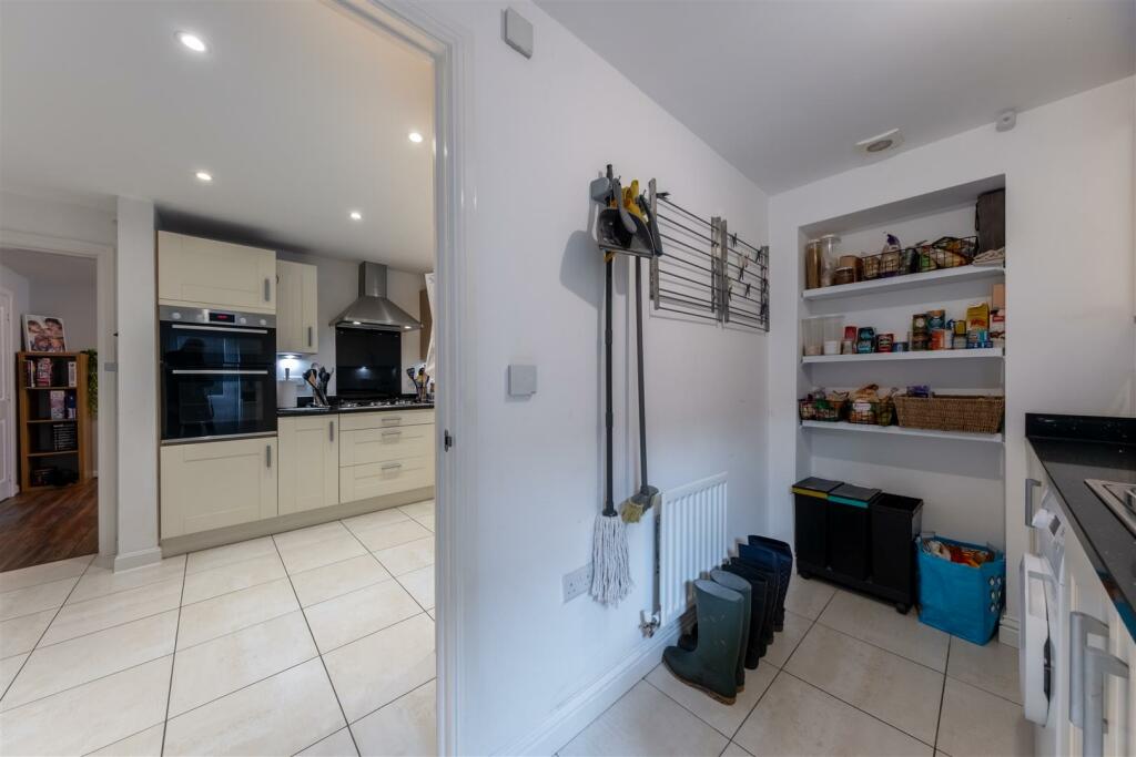 2 Rose Close-006.jpg