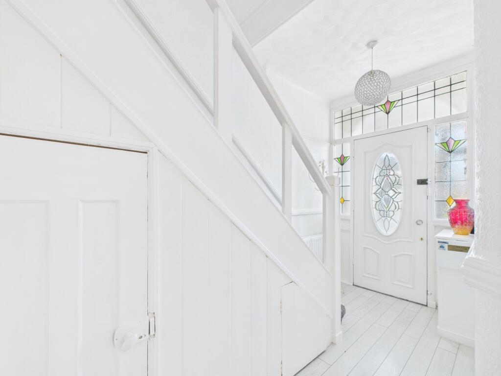 CAM02386G0-PR0135-STILL021