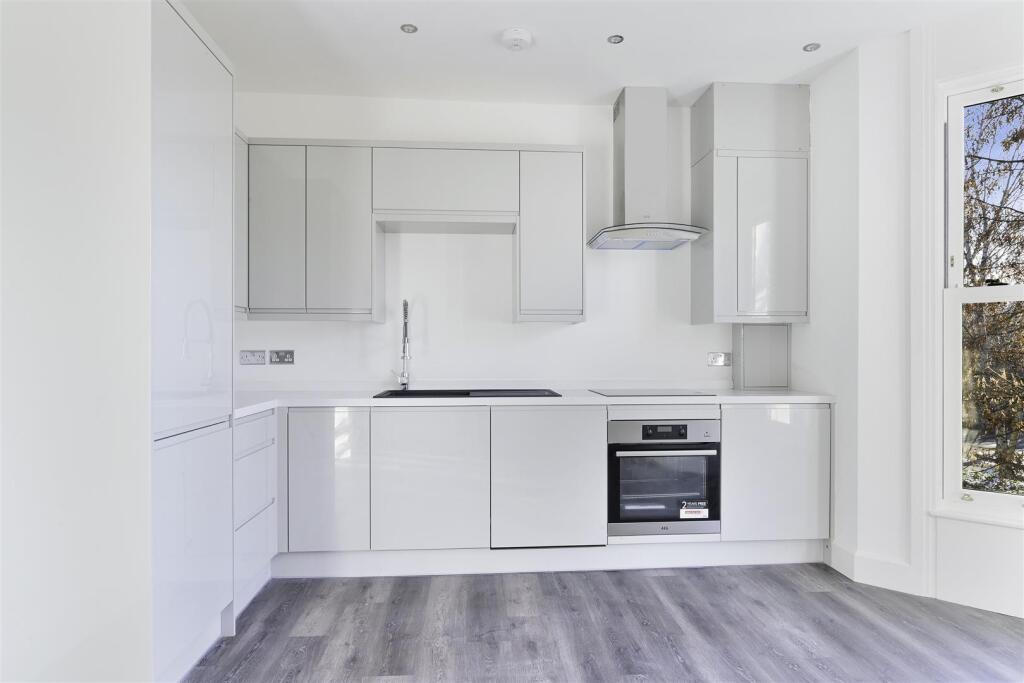 LYNWOOD OAK, FLAT 5 KENNEDYS- (7).jpg