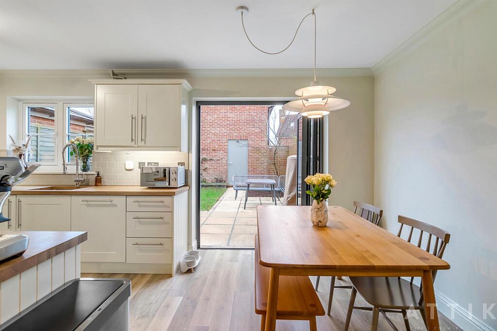 121 Bromedale Avenue Mulbarton Norwich, NR14 8GZ (