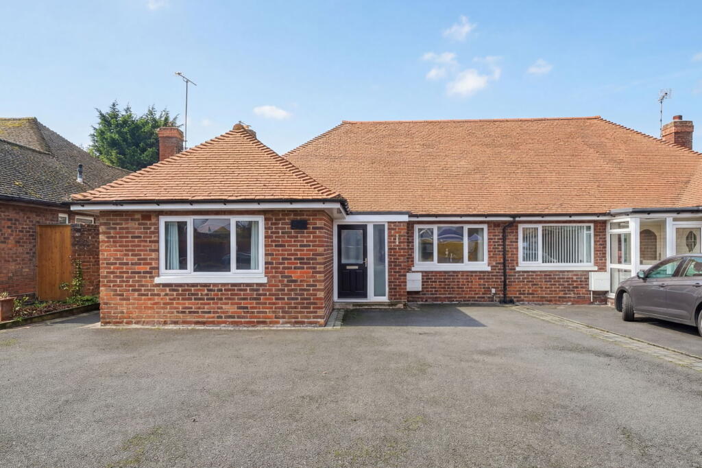 Oberon Drive, Shirley
