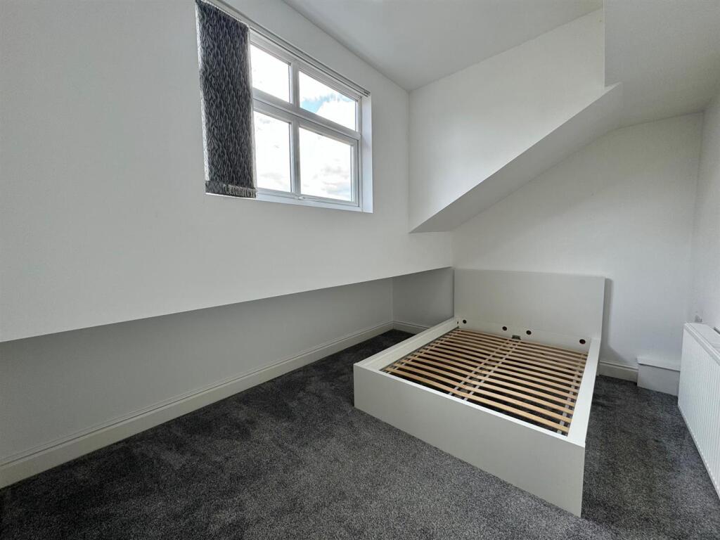 Ivy5Bedroom.jpg