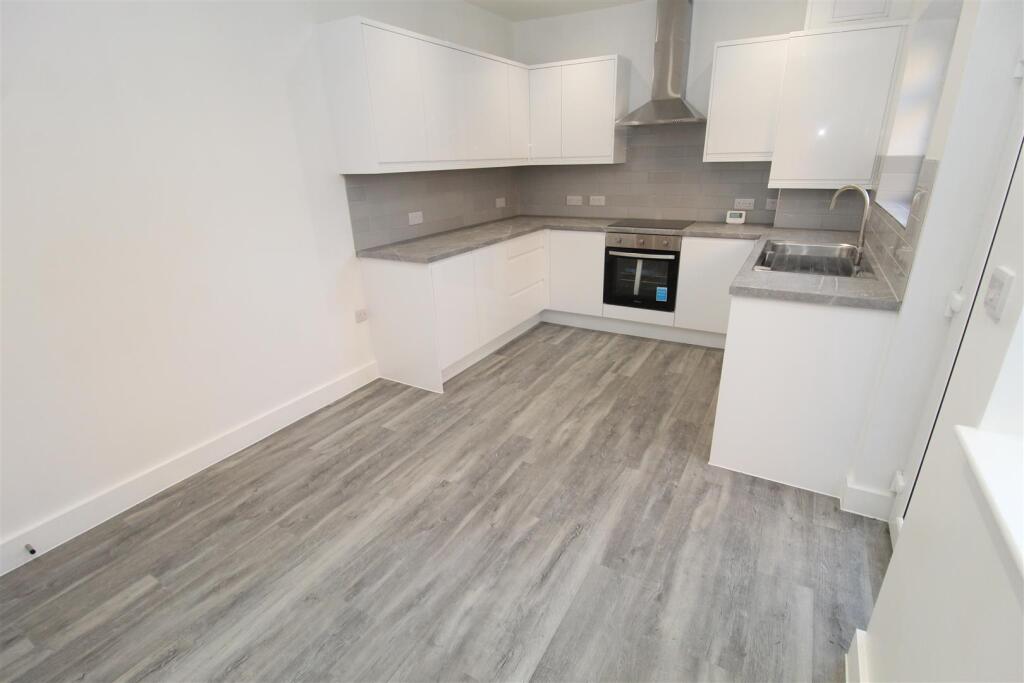 Kitchen1.JPG