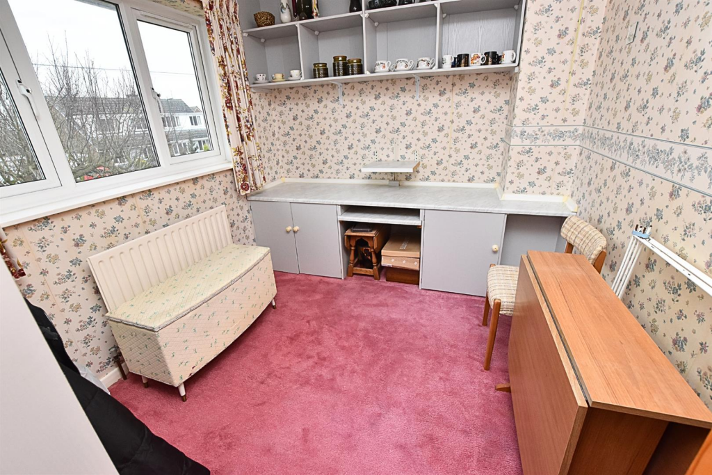 BEDROOM TFREE
