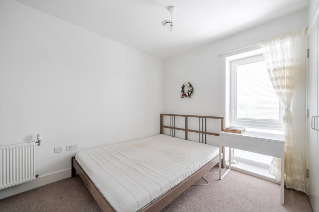 1334819-7-6890bbd...