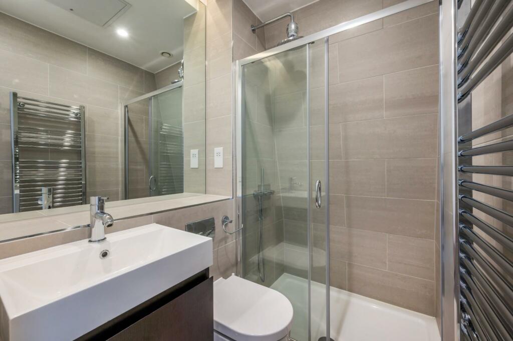 bathroom (2).jpg