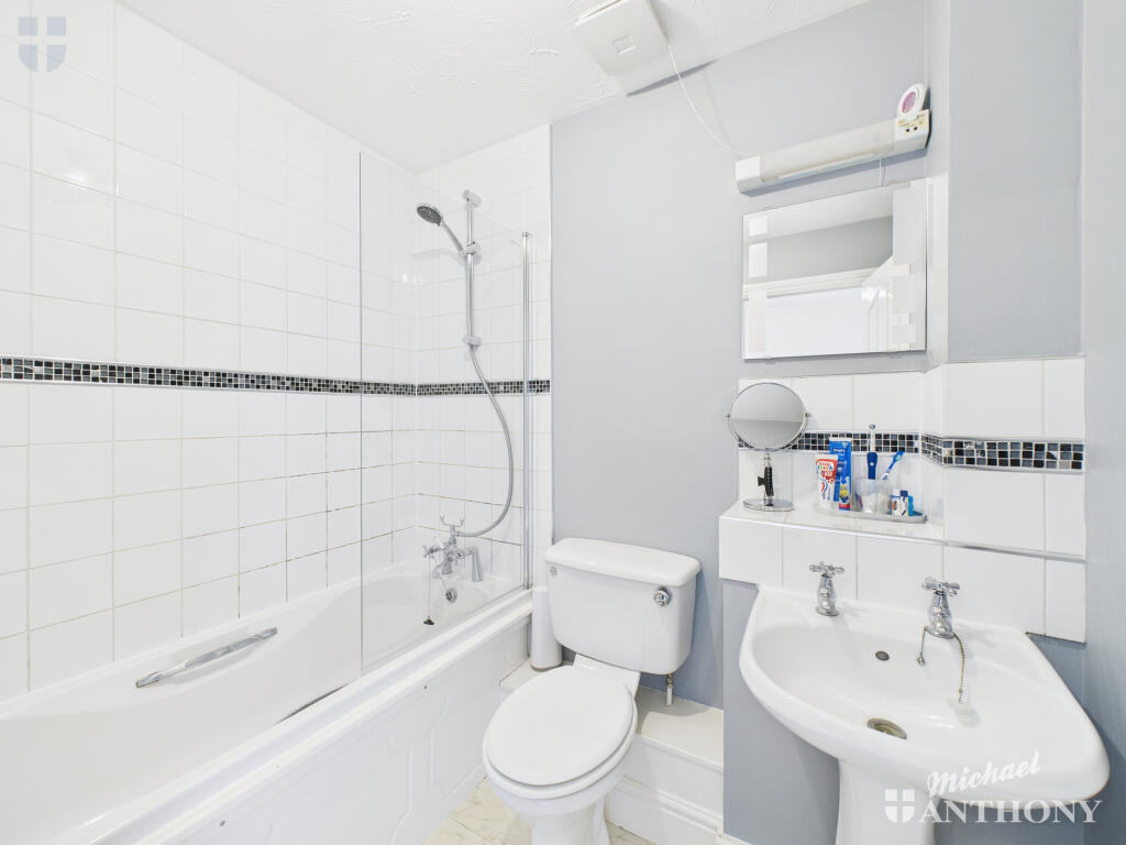 CAM03218G0-PR0743-STILL004