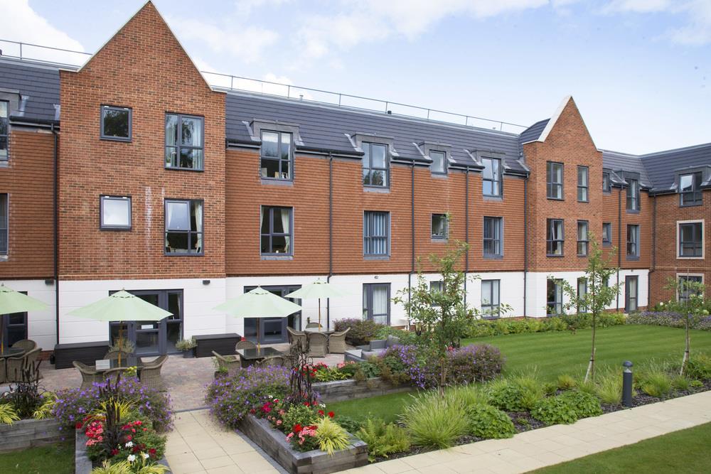 2073_CRW_BRC_RP_EXT (2).jpg