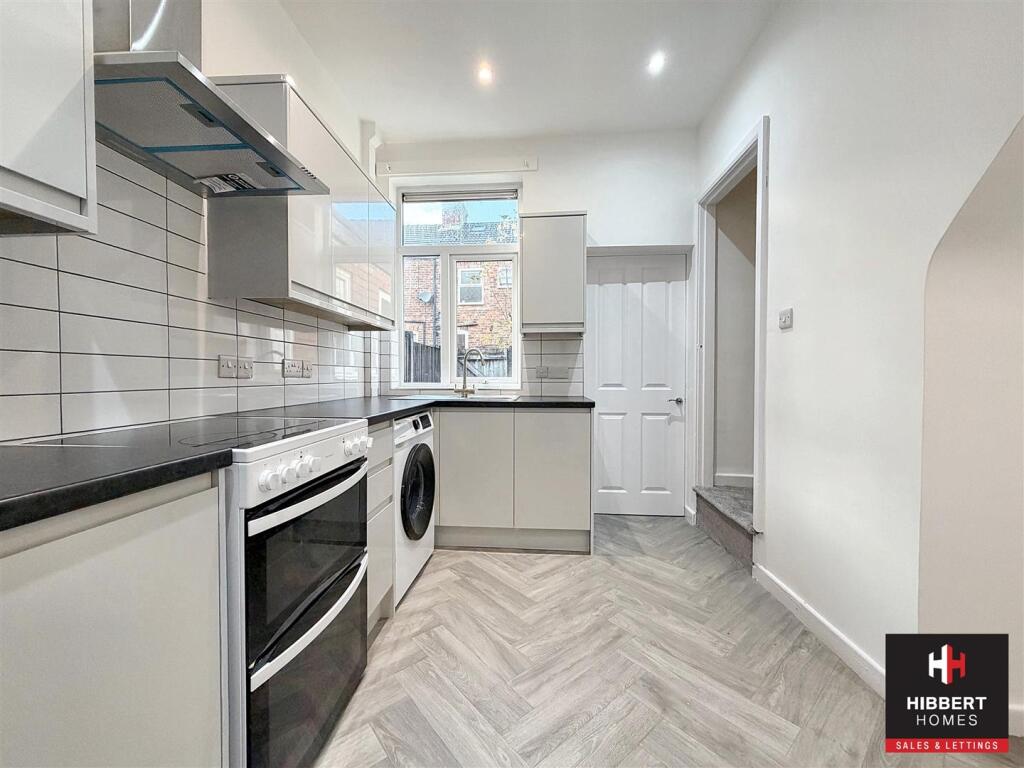 KITCHEN......jpg