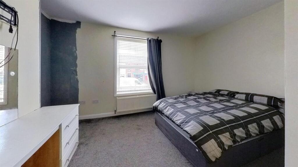 516-Tong-Moor-Rd-Bedroom 1.jpg