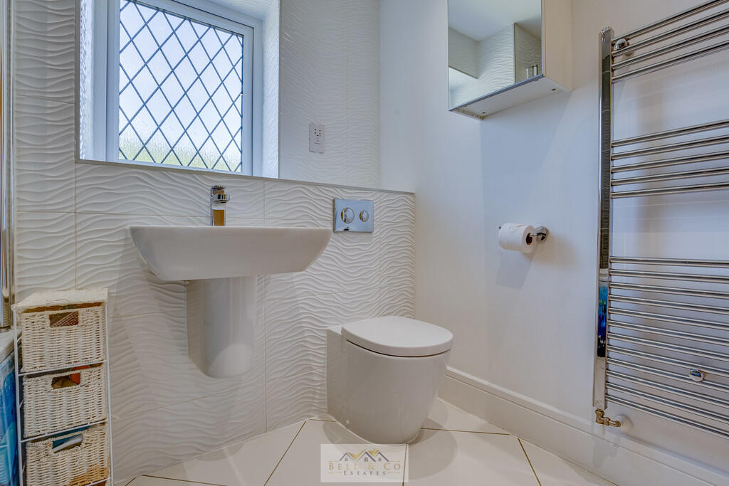 Bathroom 1.2