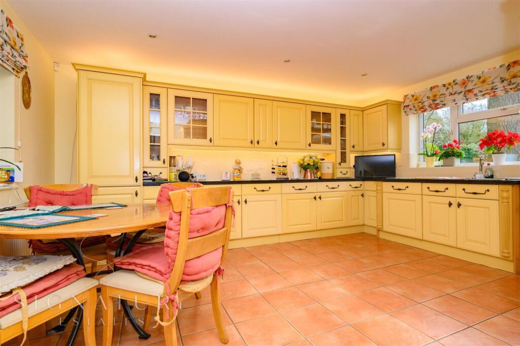 Kitchen/Breakfast Room
