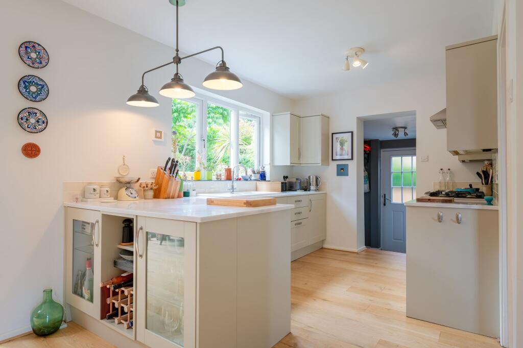KITCHEN/DINER AND LOUNGE
