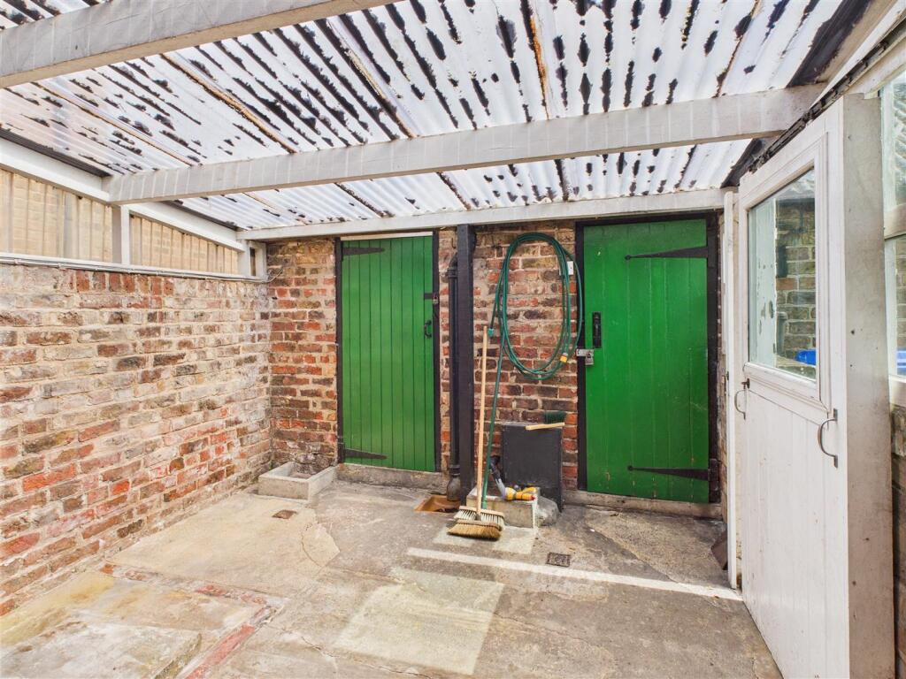 VERANDAH