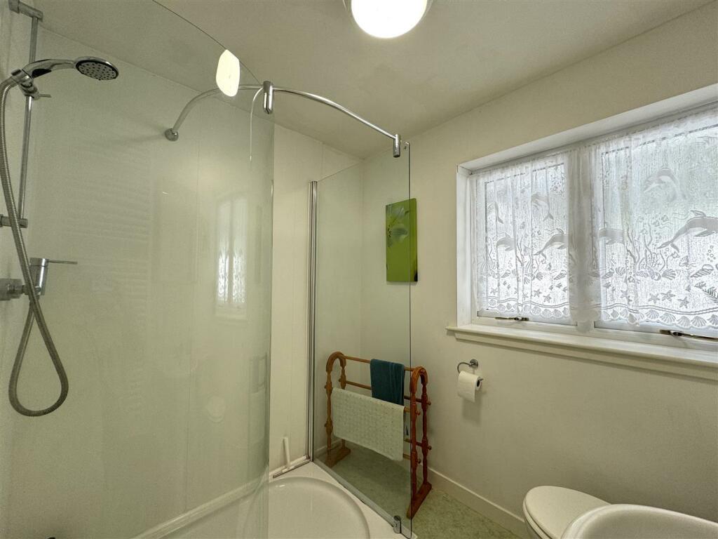 HOUSE BATHROOM 1.JPG
