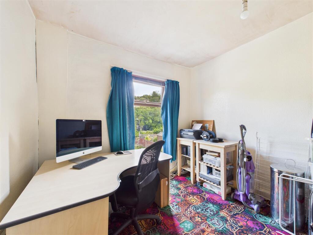 CAM05207G0-PR0053-STILL009.jpg