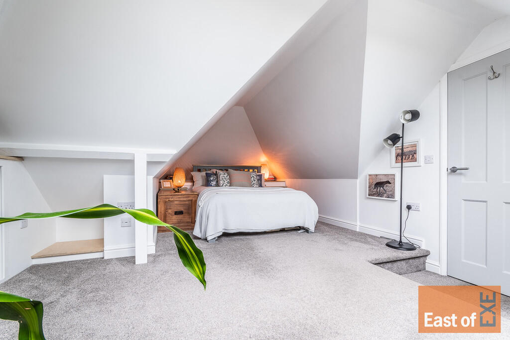 5 Cott Park - Web...