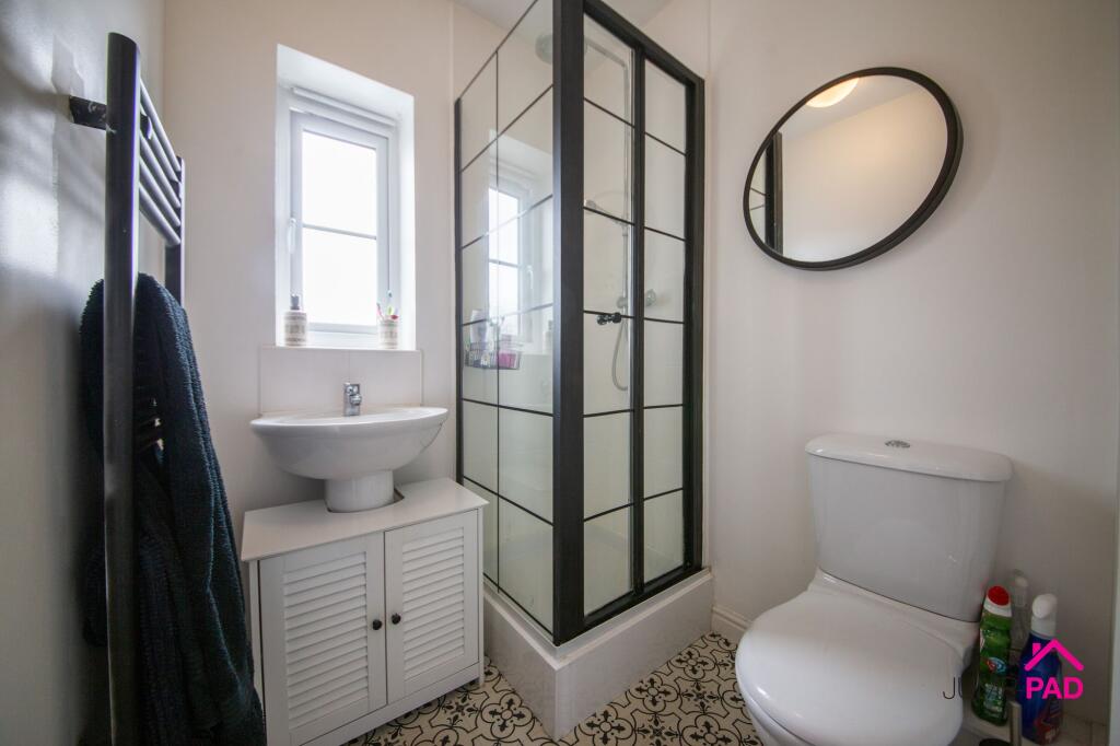 EN SUITE