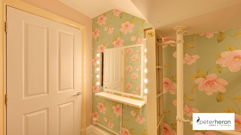 Dressing Room/Walk in Wardrobe