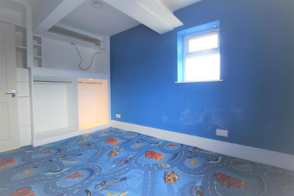 Bedroom Rear.jpg
