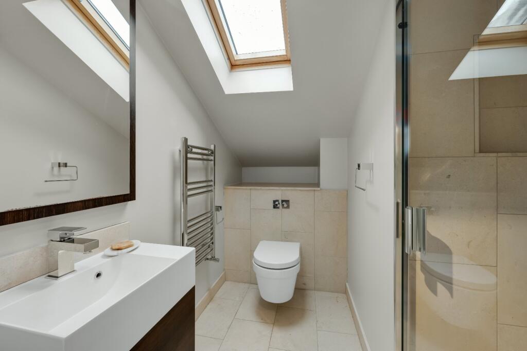 Bedroom Two En Suite