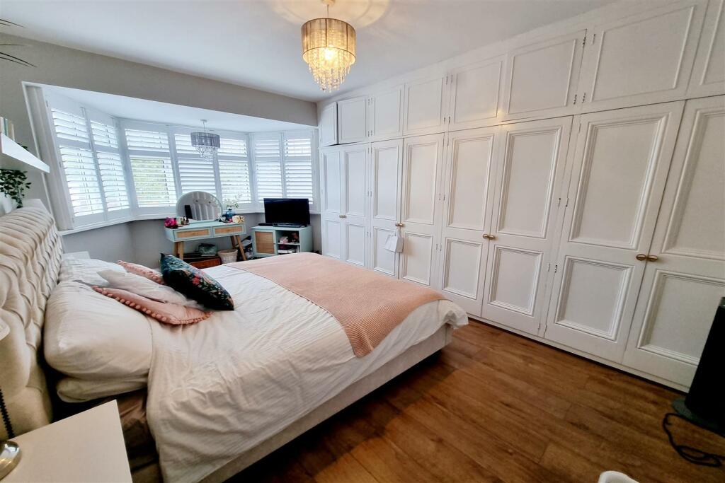 BEDROOM 1: