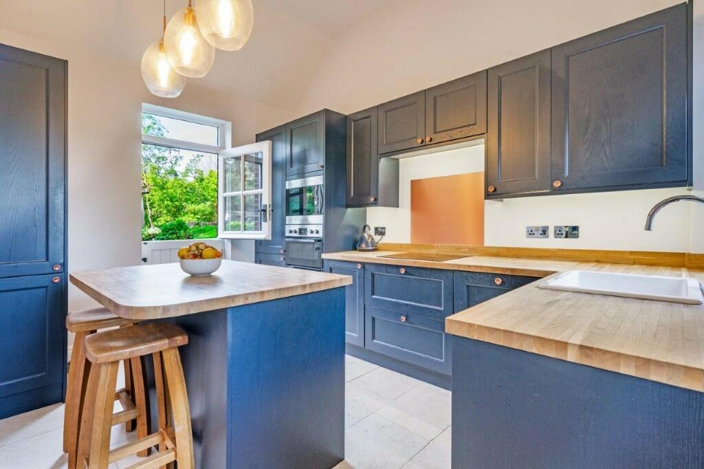 Kitchen/breakfast rm