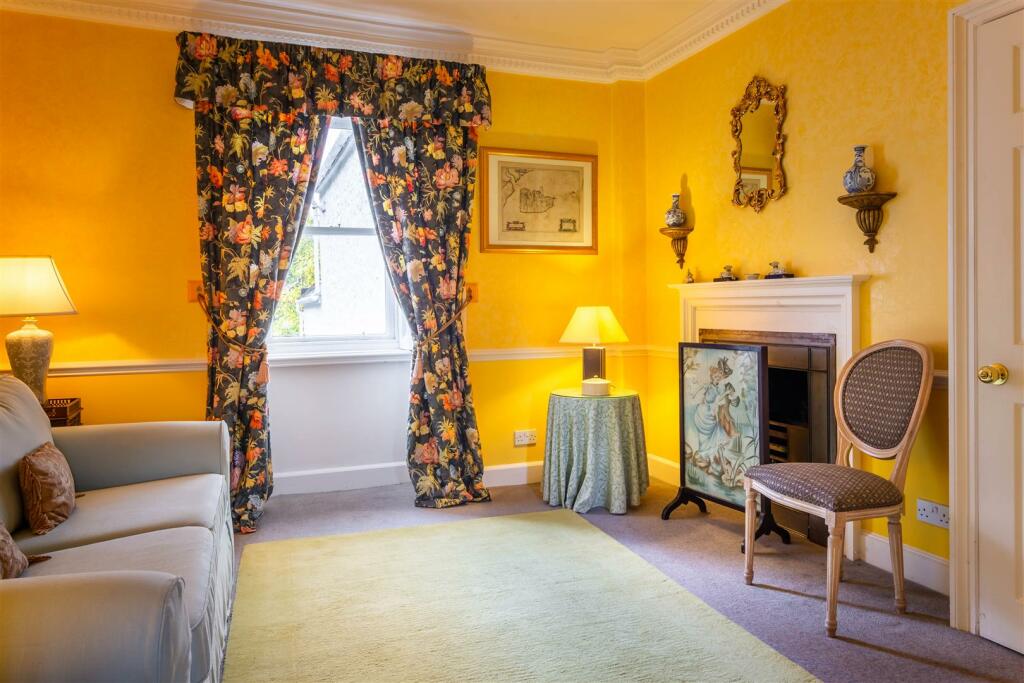 Sitting room  - Fullarton Suite