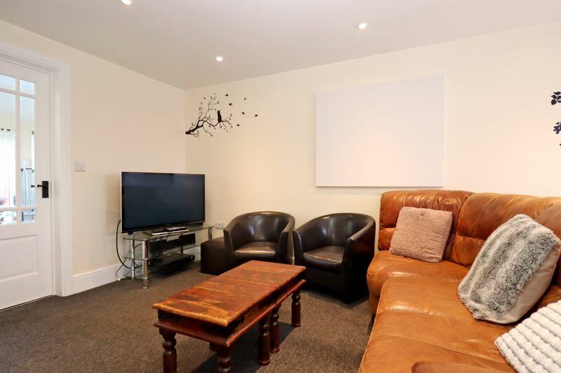 ENTERTAINMENT ROOM