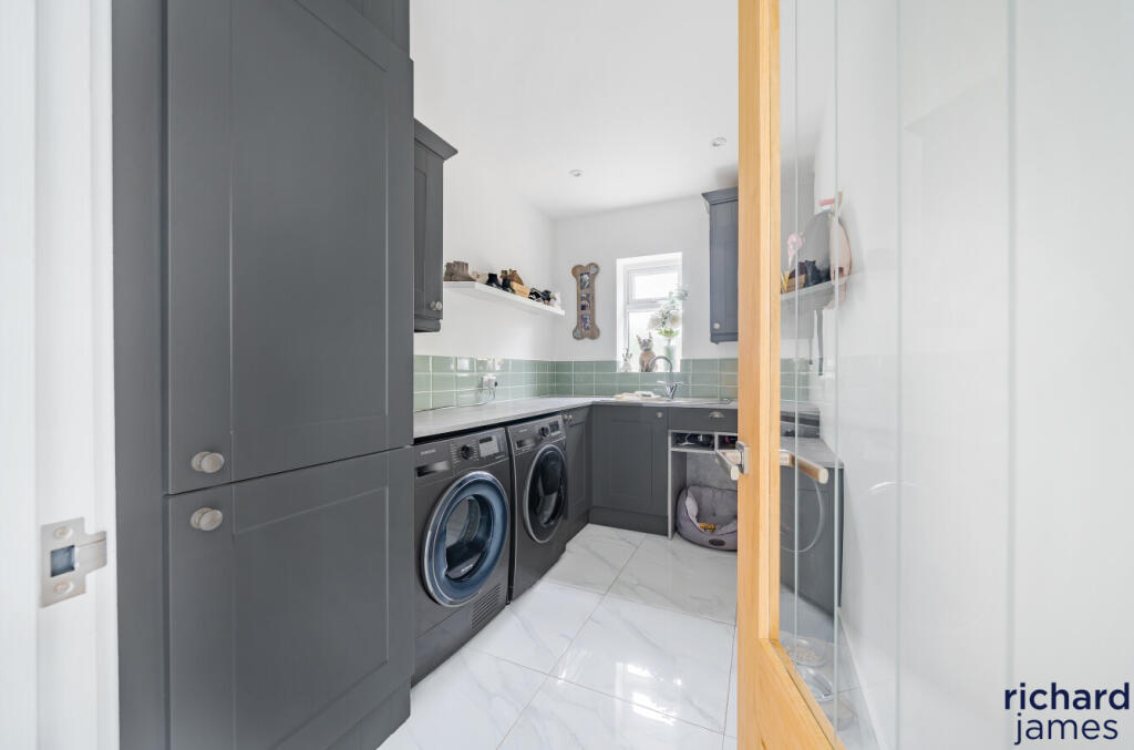 409e7c75-3c7c-424...