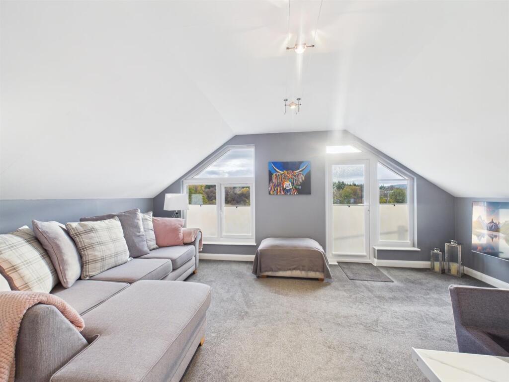 ANNEXE LOUNGE