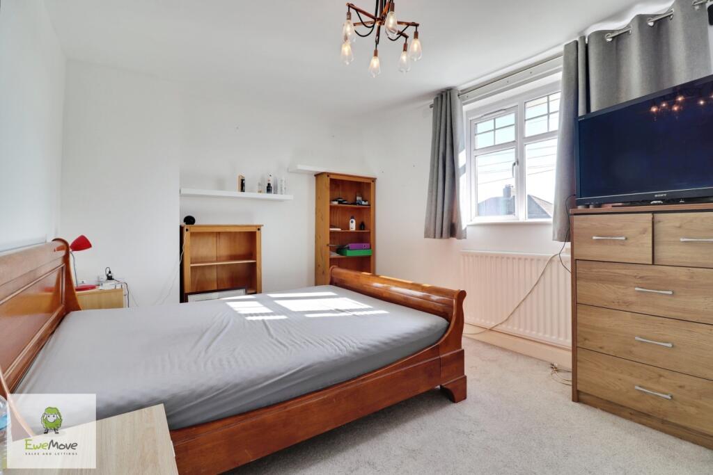 Main bedroom - EweMove Cannock