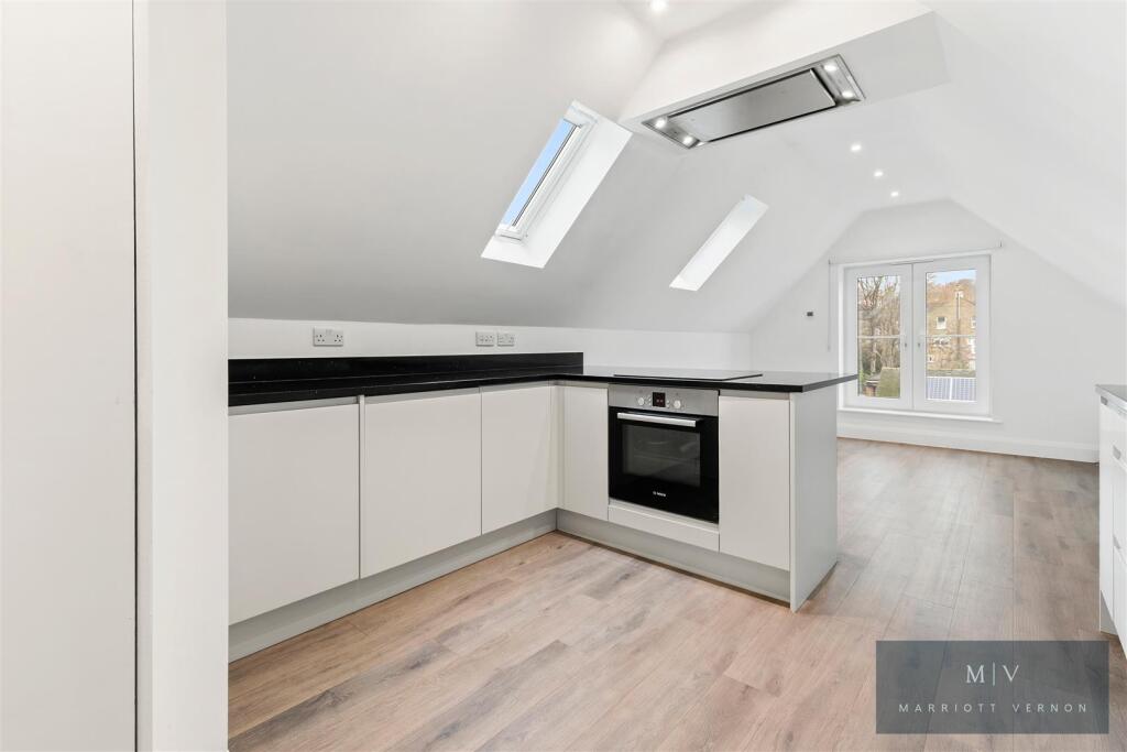 Brighton Road 218 5 MV-5.jpg