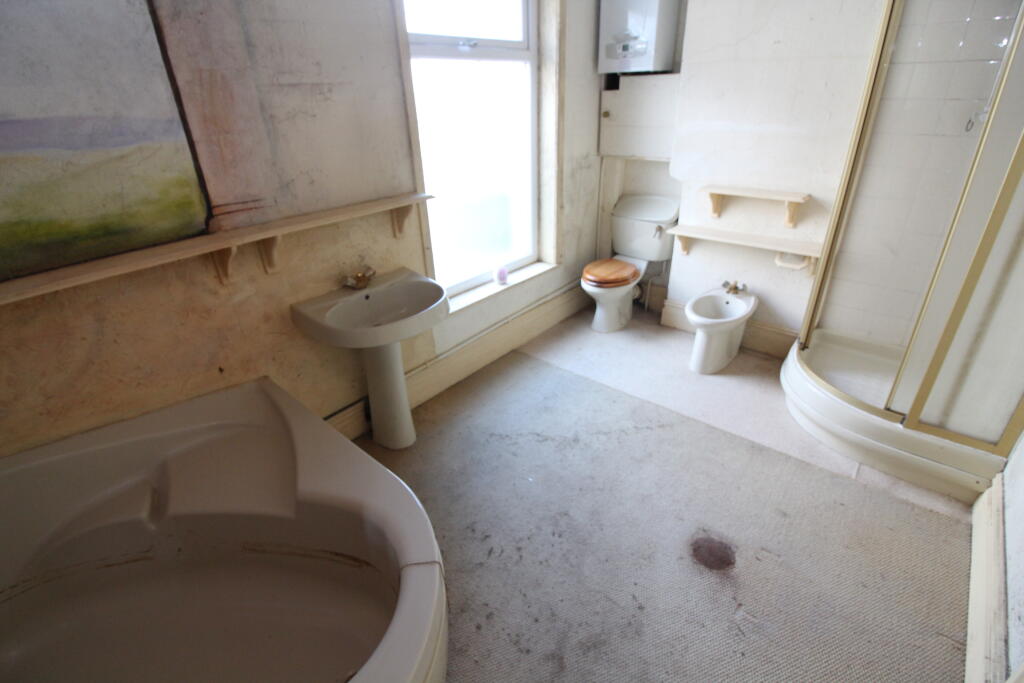 Bathroom T202507251125.jpg