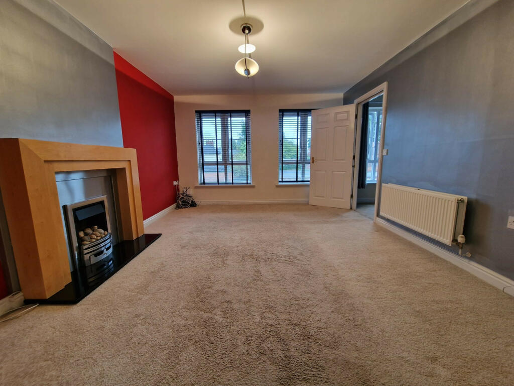 Spacious livingroom 