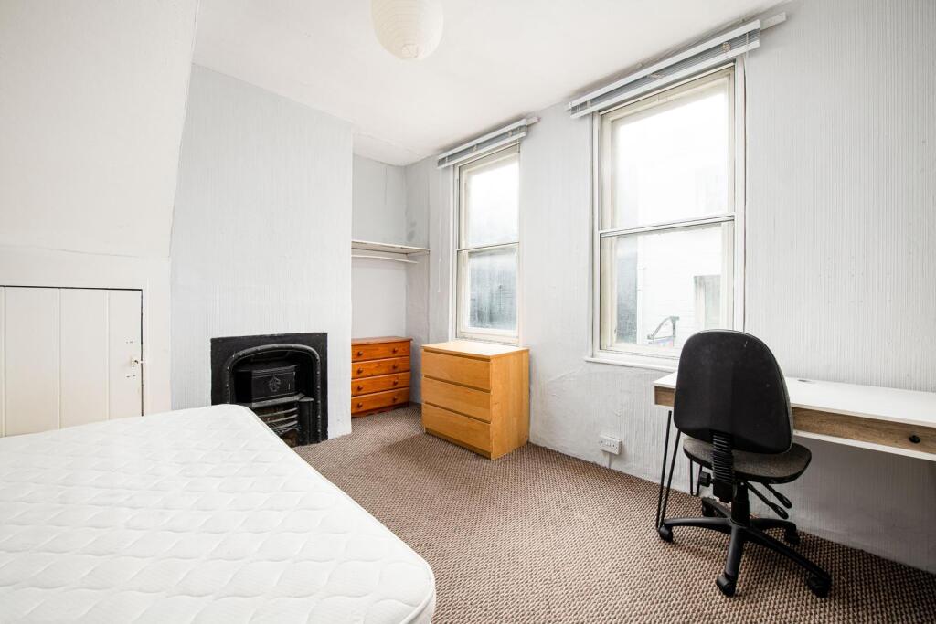 Bedroom1_1.jpg