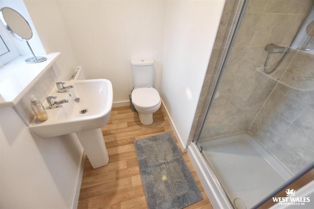 6 - 2025-11-16T205843.454.jpg