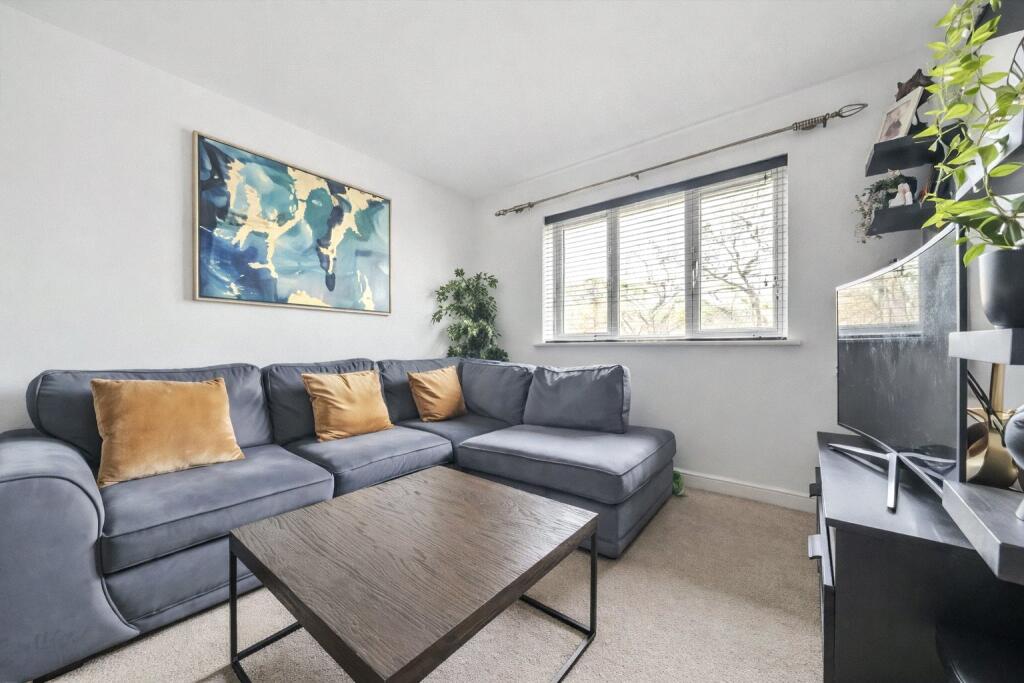 Woodlands Close, Guildford, Surrey, GU1