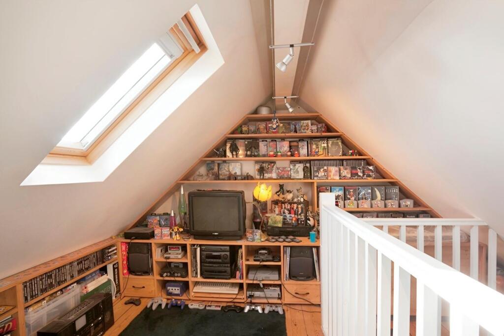 BEDROOM NO.2 MEZANINE