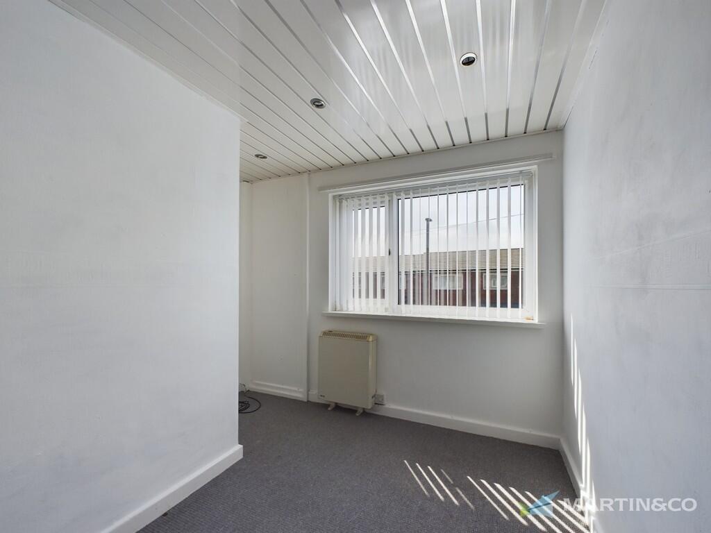 CAM02318G0-PR0255...